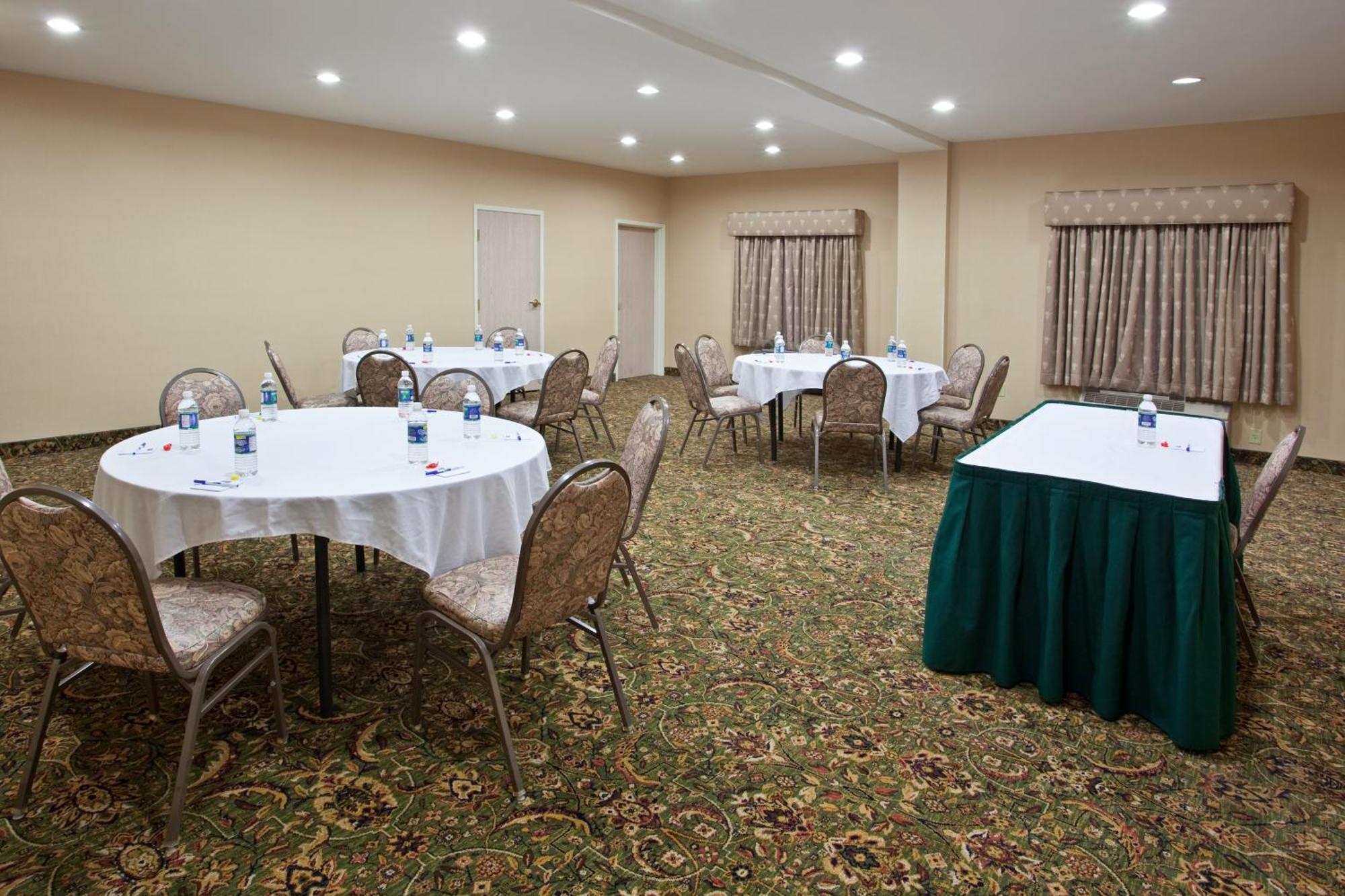 Holiday Inn Express Hotel & Suites Marion By Ihg Exterior foto