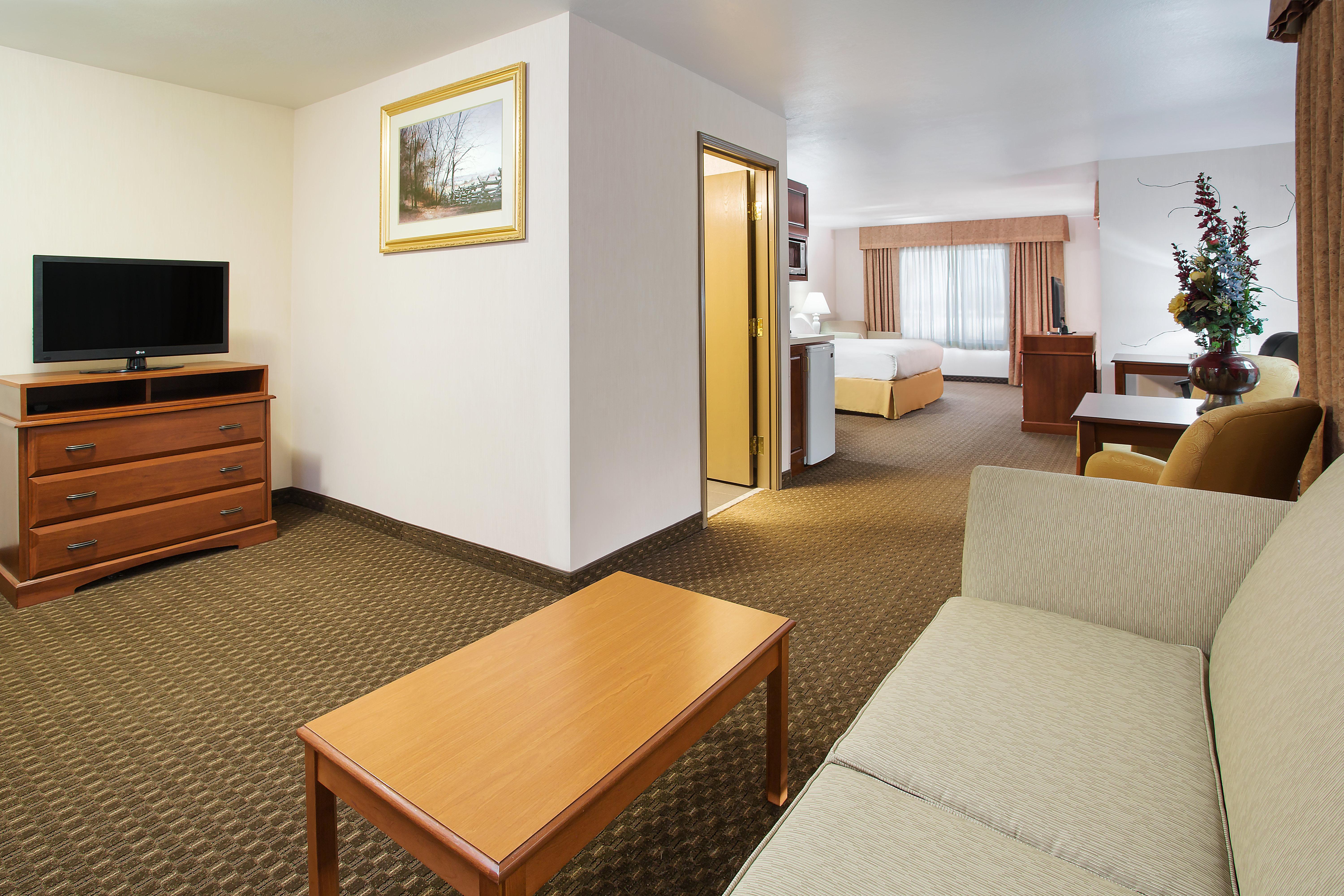 Holiday Inn Express Hotel & Suites Marion By Ihg Exterior foto