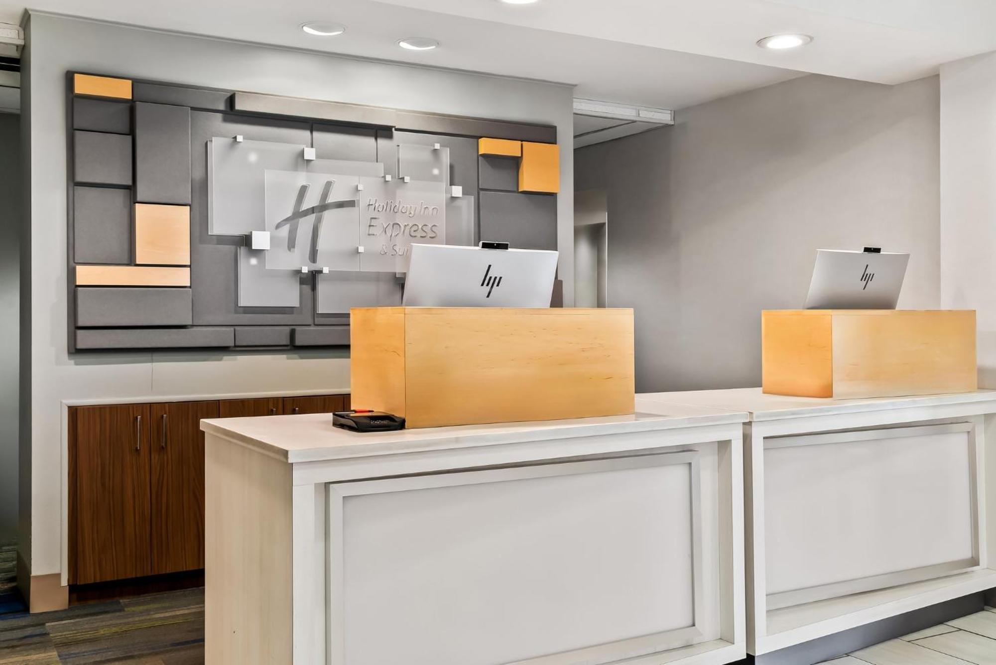 Holiday Inn Express Hotel & Suites Marion By Ihg Exterior foto