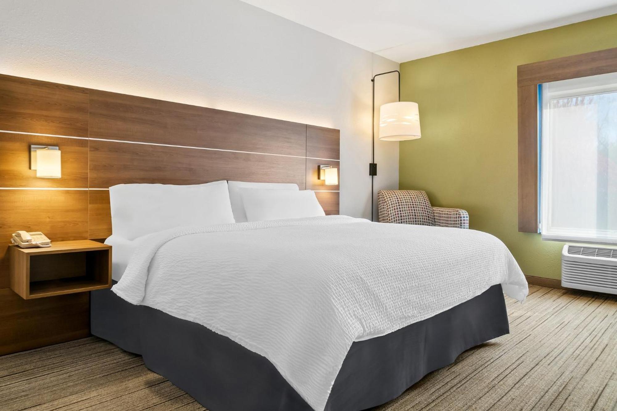 Holiday Inn Express Hotel & Suites Marion By Ihg Exterior foto