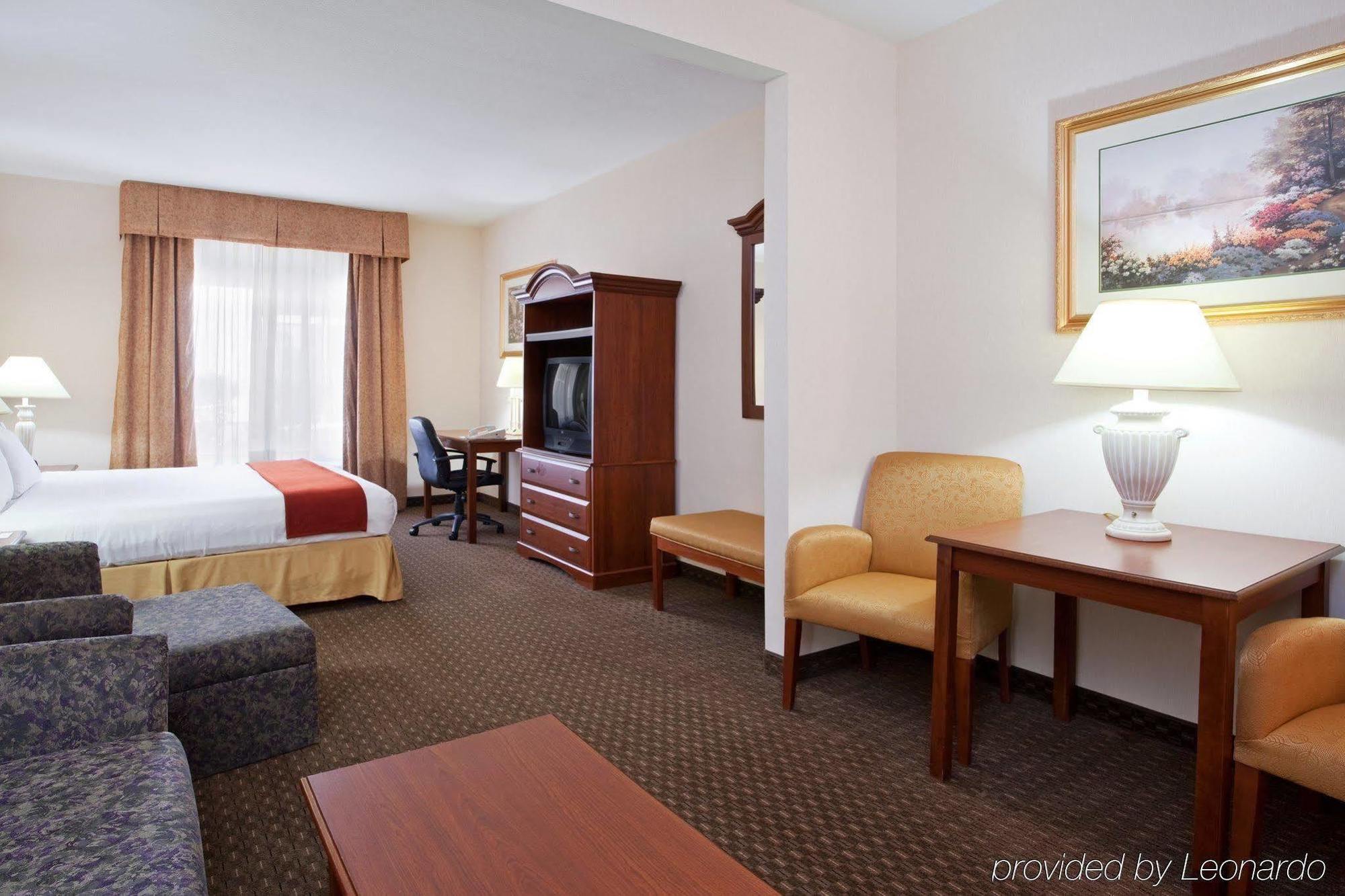 Holiday Inn Express Hotel & Suites Marion By Ihg Exterior foto