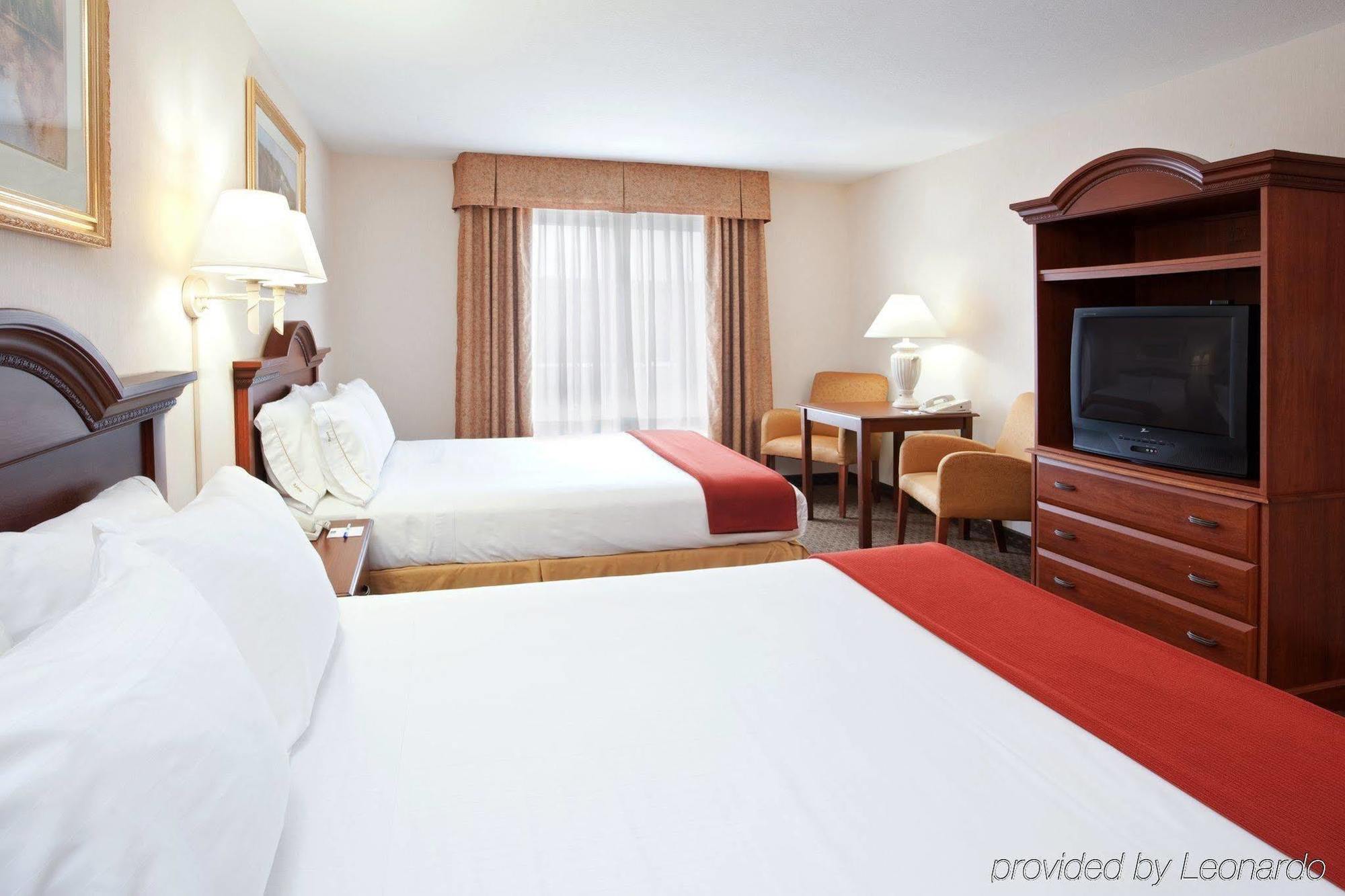 Holiday Inn Express Hotel & Suites Marion By Ihg Quarto foto